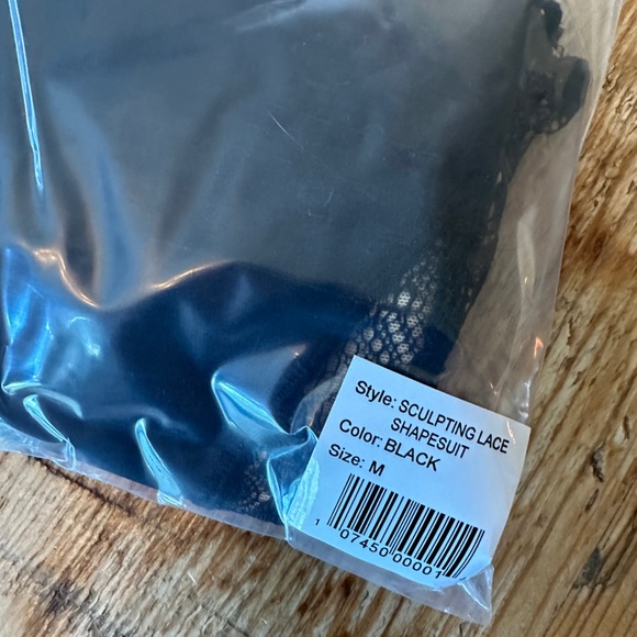 BNWT Pinsey Shapewear Bodysuit - size medium - black lace - Picture 8 of 9